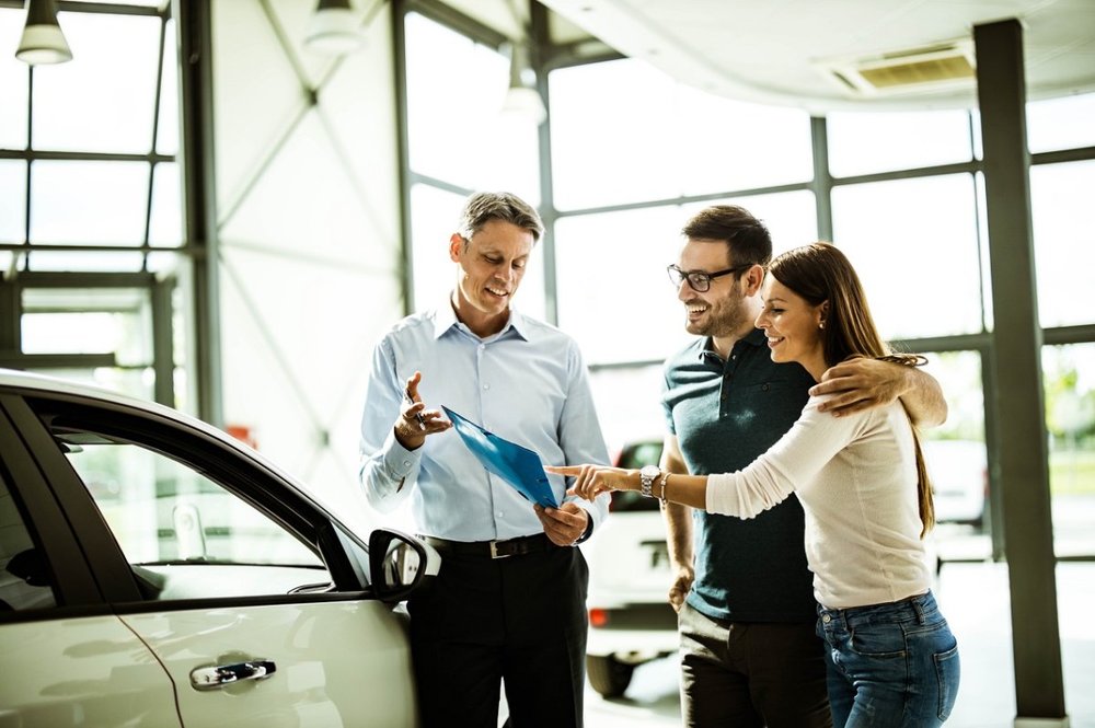 Wynajem samochodów dla przedsiębiorców – dlaczego to się opłaca?